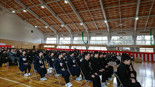 写真：八峰中学校卒業式01