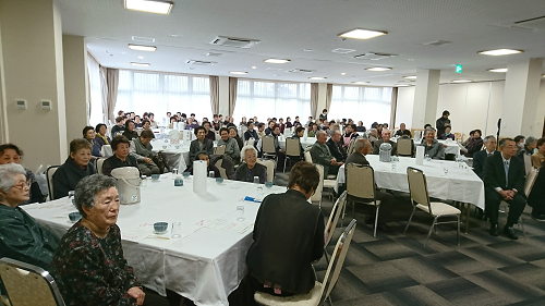 写真：高齢者と若菜会との交流会02