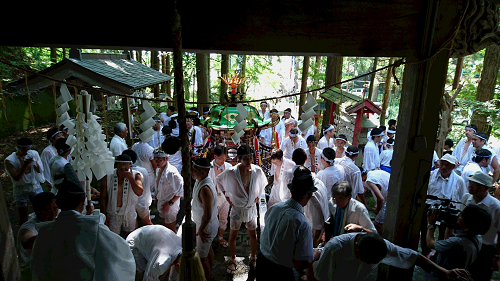 白瀑神社に
