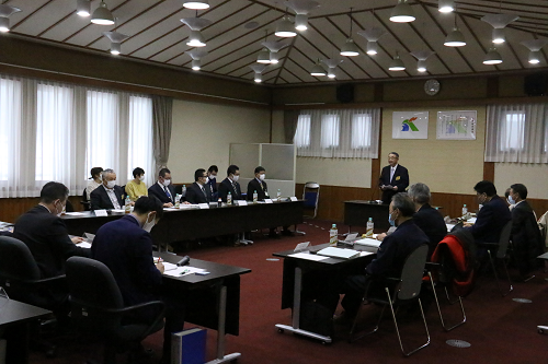 写真:策定審議会の様子