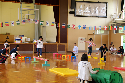 写真:障害物競争の様子