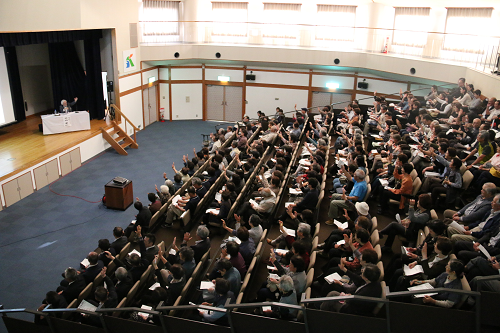 写真:認知症講演会全体を横から撮った様子