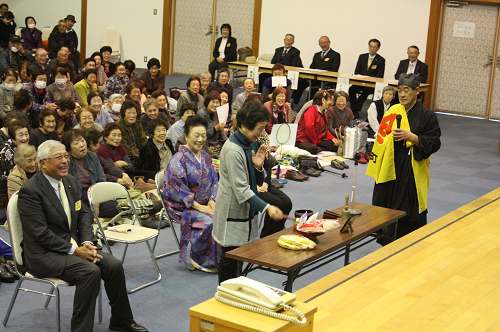 写真:芸能発表会の様子