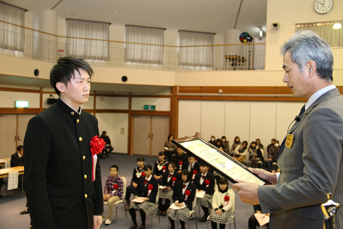 写真:佐々木涼真さんが教育委員会賞文化部門を受賞
