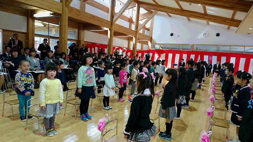 写真:八森子ども園卒園式の様子