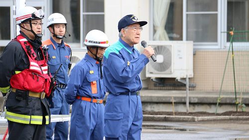 写真:日程終了の挨拶