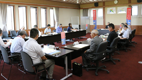 写真:役場会議室の様子