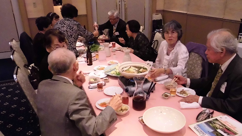 写真:食事の様子