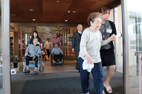 写真:防災訓練避難1