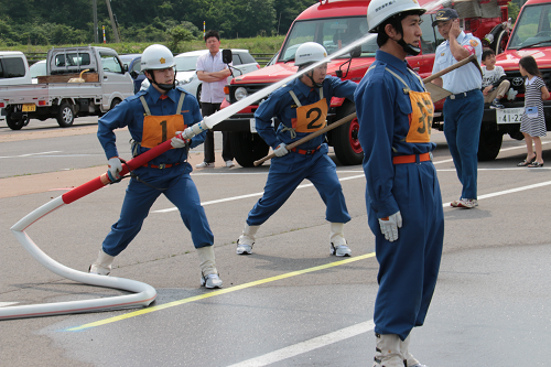 写真:小型ポンプ操法