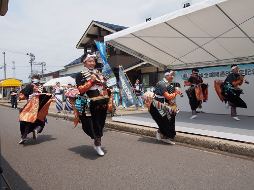 写真:駒踊り